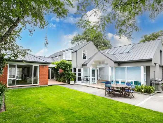 House for sale in Chaslands, Canterbury