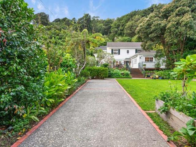 House for sale in Days Bay, Wellington