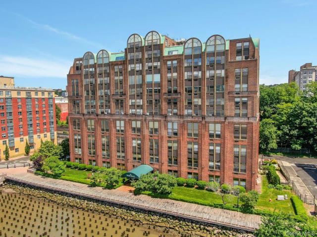 Condo for sale in Glenwood, New York