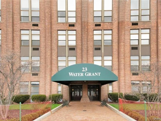 Condo for sale in Glenwood, New York