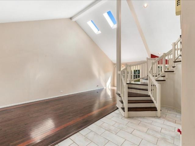 Townhouse for sale in Buffalo Grove, Illinois