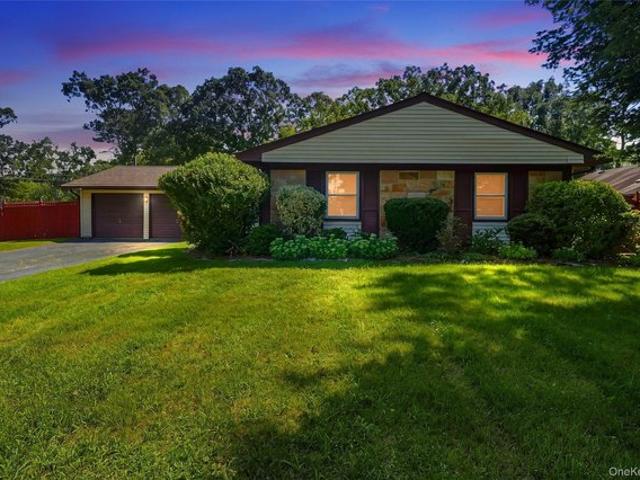 House for sale in Coram, Town of Brookhaven