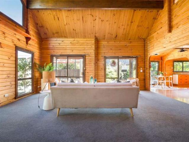 House for sale in Chaslands, Canterbury