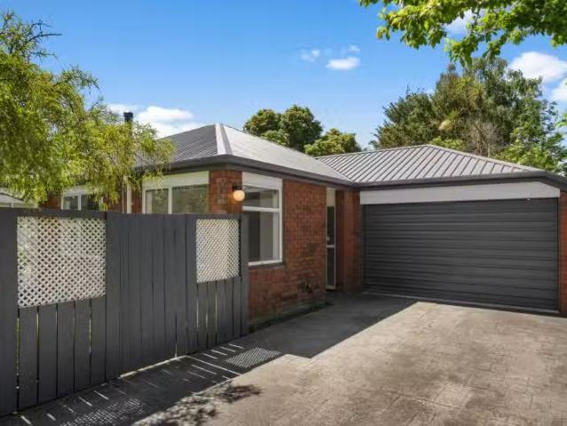 House for sale in Chaslands, Canterbury