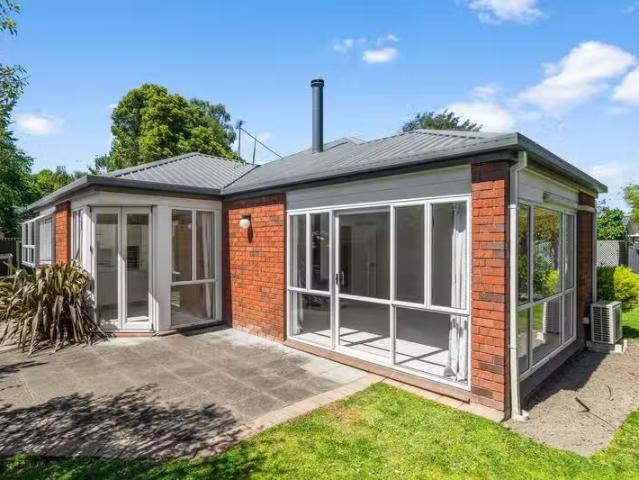House for sale in Chaslands, Canterbury