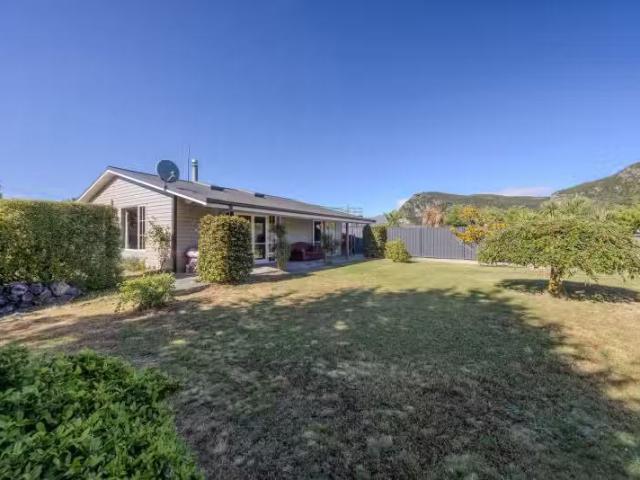 House for sale in Otakou