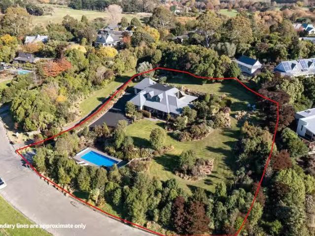 House for sale in Chaslands, Canterbury