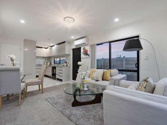 Townhouse for sale in East Tamaki