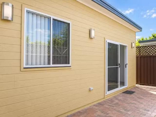 House for rent in Bossley Park, Sydney