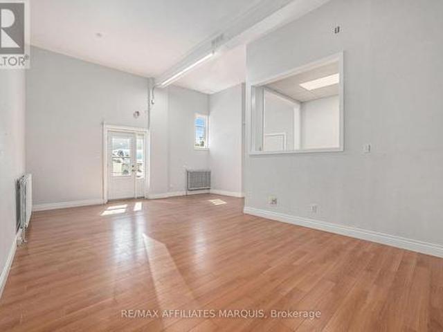 Commercial for rent in Perth, Ontario