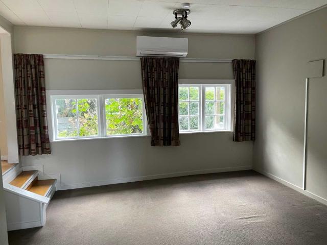 Apartment for rent in Rona Bay, Lower Hutt