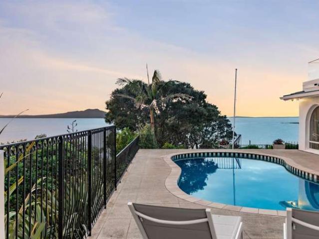 House for sale in Castor Bay
