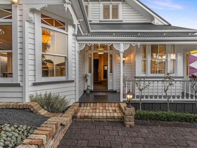 House for sale in Balmoral