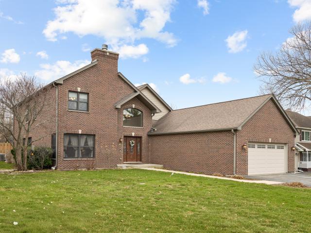 House for sale in Medinah, Illinois