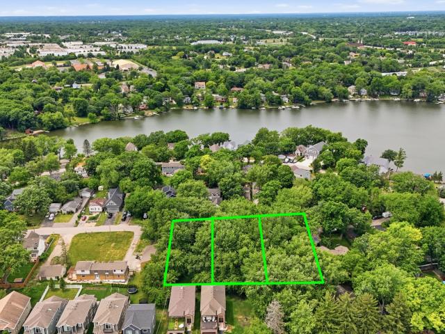 Land for sale in Lake Zurich, Illinois