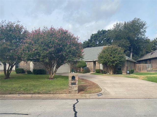 House for sale in Arlington, Tarrant County