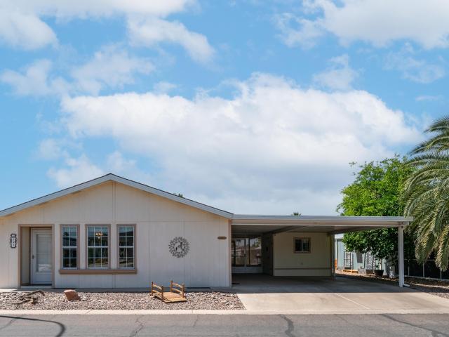 House for sale in Apache Junction, Arizona