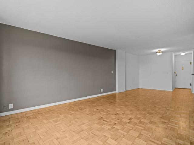 Property for sale in The Bronx, Arverne