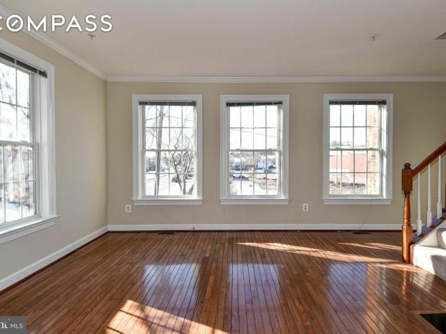 Townhouse for rent in Arlington