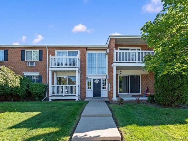 Condo for sale in Royal Oak, Michigan