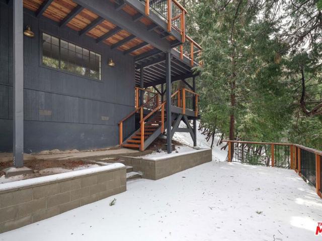 House for sale in Cedarpines Park, California