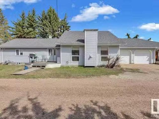 House for sale in Alberta