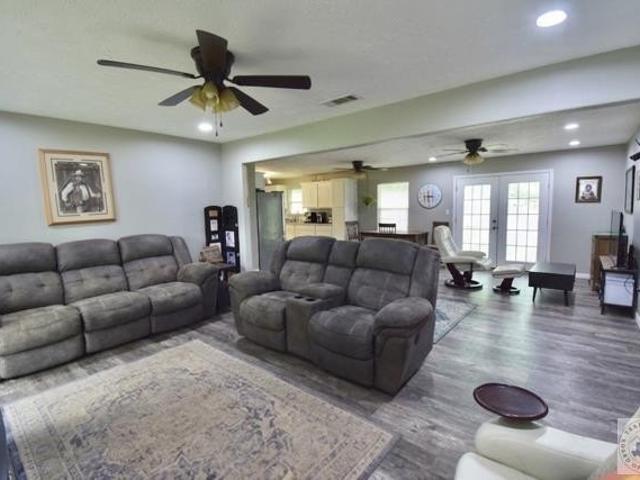 House for sale in Hooks, Texas
