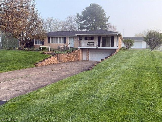 House for sale in Magnolia, Ohio
