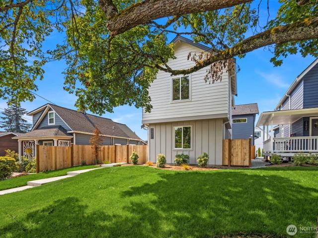 Condo for sale in Everett, Washington