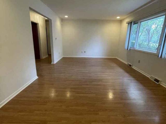 House for sale in Lindenhurst, Illinois