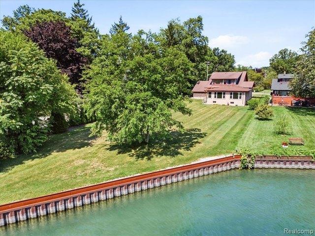 House for sale in Algonac, Michigan