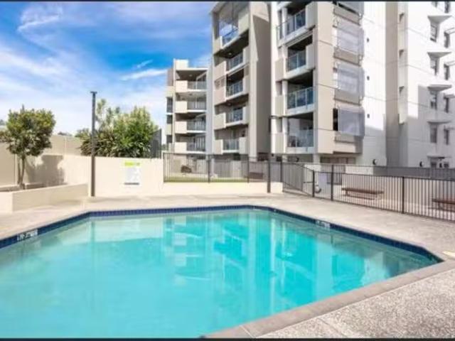 Apartment for rent in Helensvale Town Centre