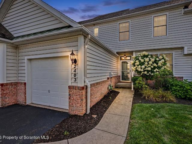 Townhouse for sale in Moosic, Pennsylvania