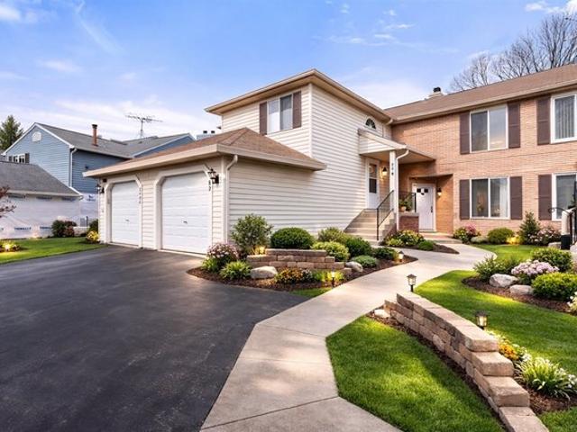 Condo for sale in Woodridge, Illinois