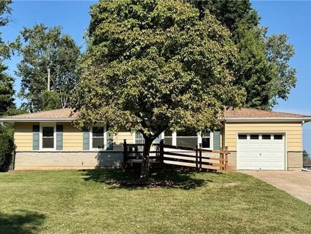 House for sale in Meadowbrooke Estates, Gladstone
