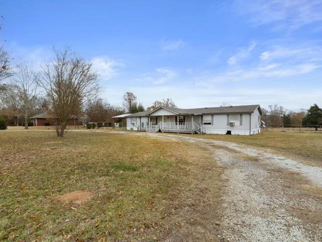 House for sale in Garrison, Texas