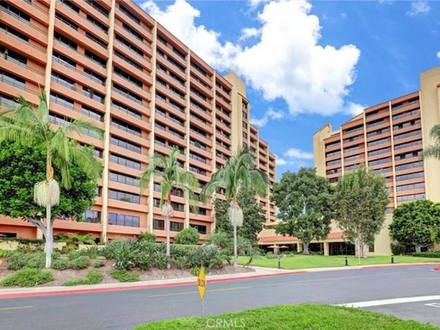 Condo for sale in Laguna Woods, Orange County