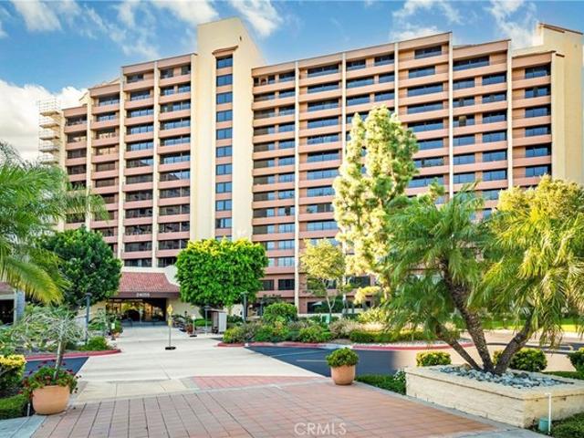 Condo for sale in Laguna Woods, California