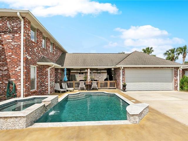 House for sale in Meraux