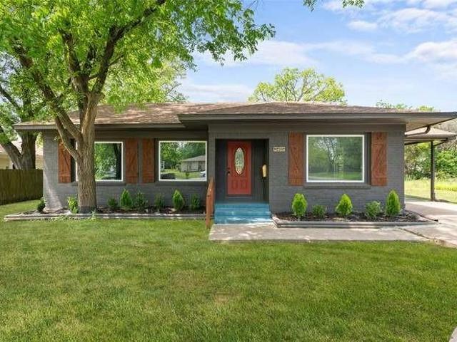 House for sale in Commerce, Hunt County