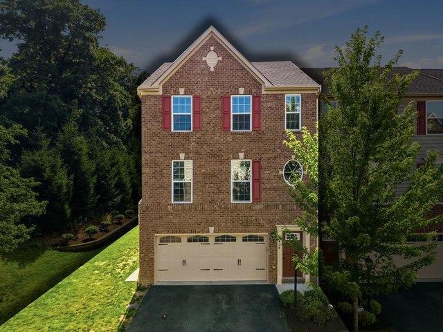 Townhouse for sale in Mars, Pennsylvania
