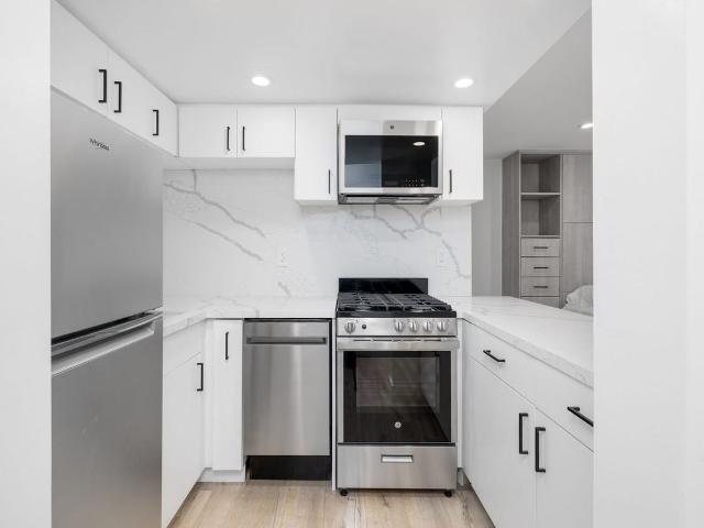 Apartment for rent in Canoga Park, California