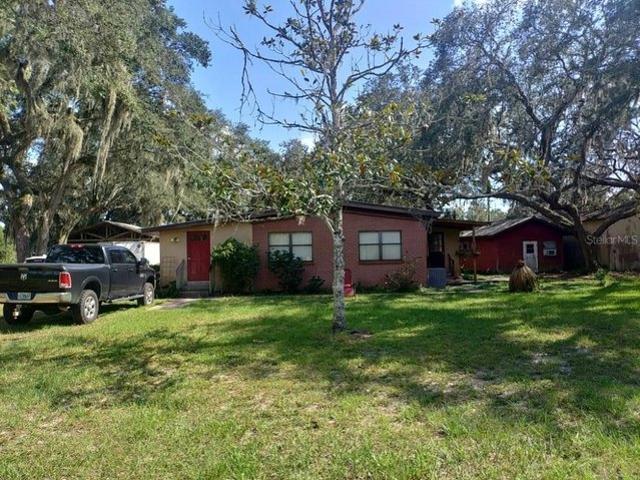 House for sale in Lake Panasoffkee, Florida