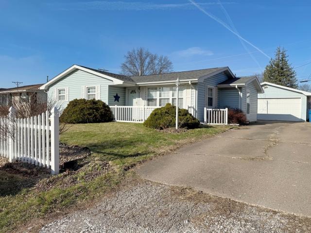 House for sale in Silvis, Illinois