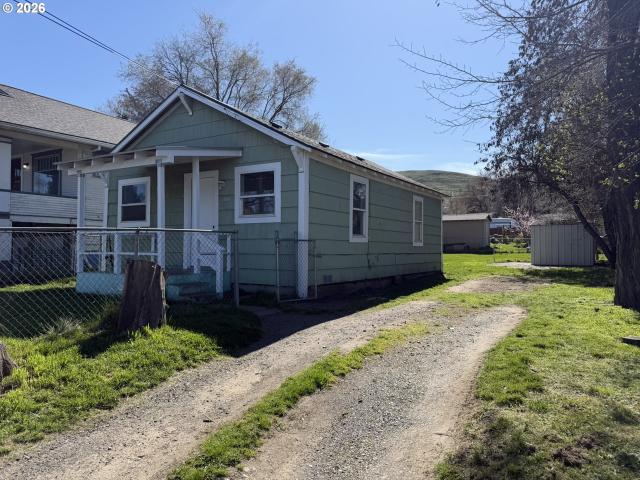 House for sale in Oregonia