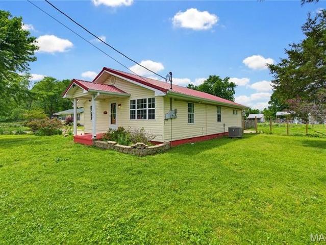 House for sale in Poplar Bluff, Missouri