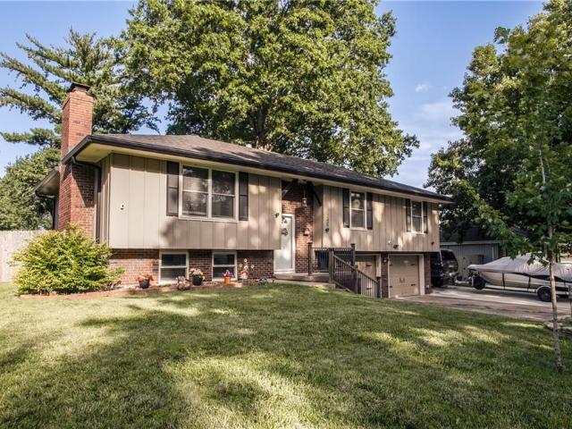House for sale in Blue Springs, Missouri