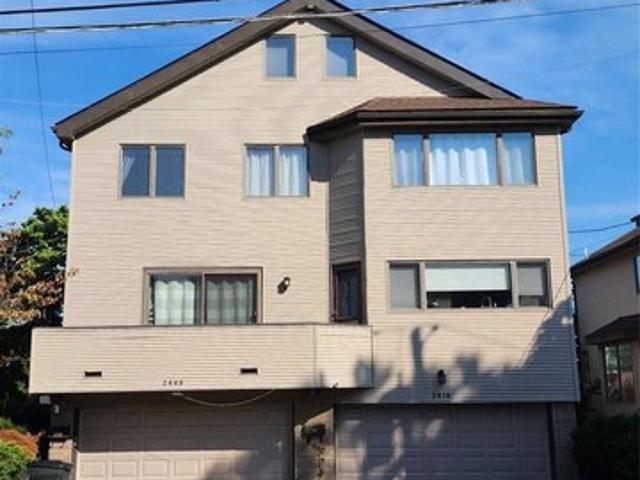 Townhouse for sale in Fort Lee, New Jersey