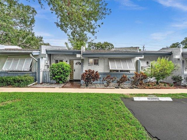 Townhouse for sale in West Hollywood, Hollywood