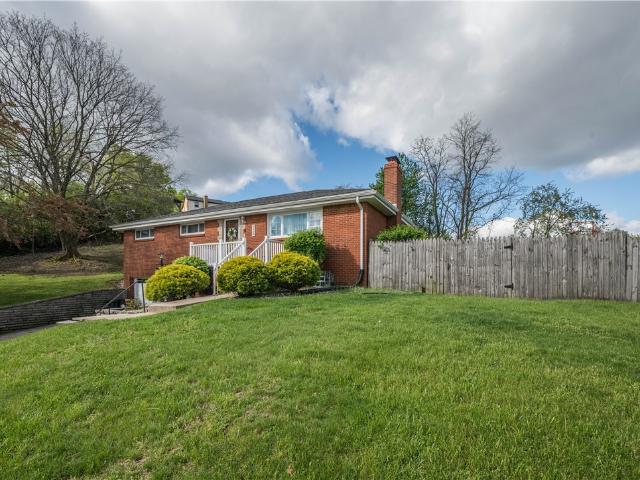 House for sale in South Park, Pennsylvania